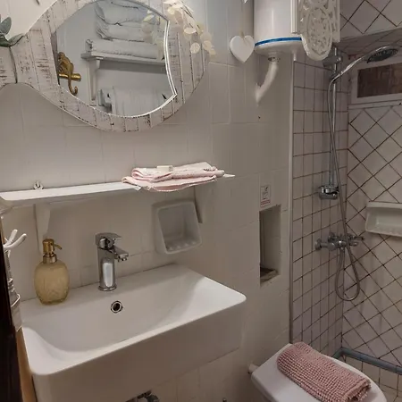 Myron House Apartmán