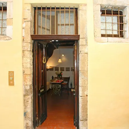 شقة Myron House *
